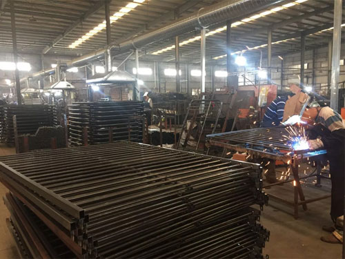 Xưởng sản xuất giường sắt tại TPHCM