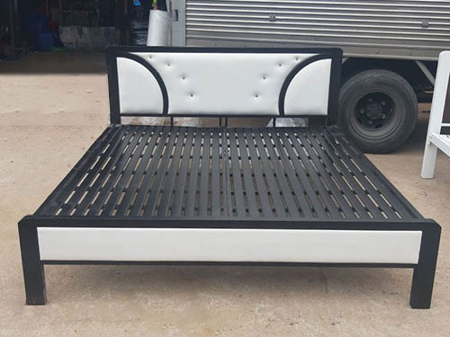 Giường sắt 1mx2m màu trắng bọc nệm cao cấp