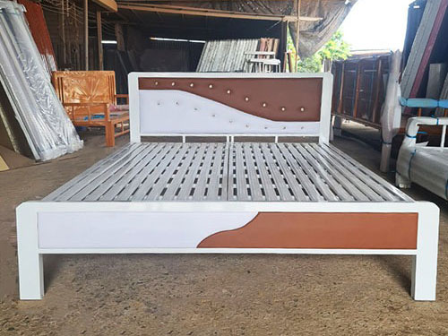 Giường sắt 1mx2m màu trắng bọc nệm cao cấp