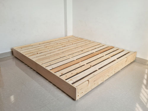Giường pallet gỗ thông