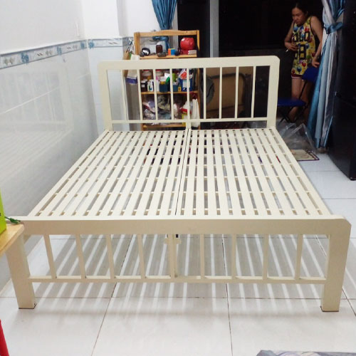 Giường sắt cá nhân khung sắt hộp vuông hiện đại