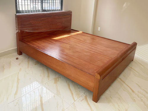 Giường gỗ xoan đào hiện đại