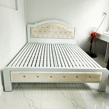 Mẫu giường sắt bọc nệm đẹp cho phòng ngủ