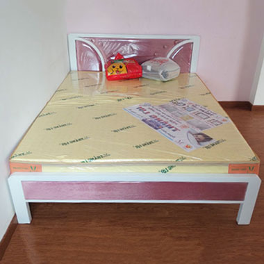 Mẫu giường sắt 1m8 hiện đại và sang trọng