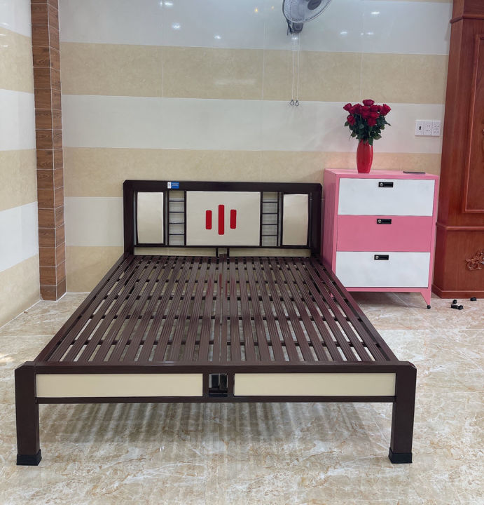 Mẫu giường sắt giả gỗ đẹp và bền bỉ