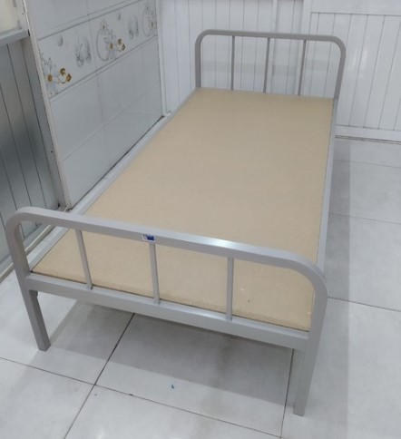 Giường sắt y tế cho người bệnh