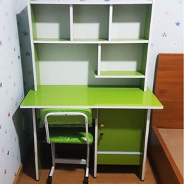 Bàn học sinh gỗ công nghiệp màu xanh lá