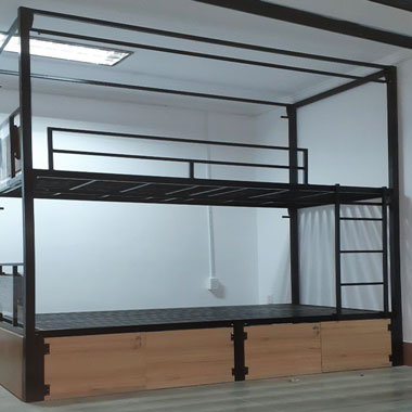 Giường tầng sắt có ngăn kéo và tủ đựng đồ dùng cá nhân