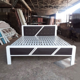 Giường sắt 1mx2m màu trắng bọc nệm cao cấp