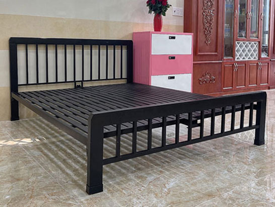 Nên mua giường sắt hay giường gỗ?