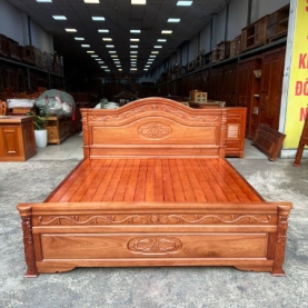 Giường gỗ xoan hương